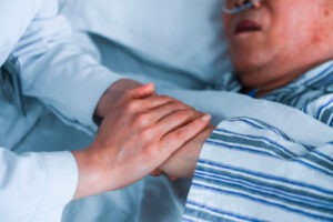 experta en cuidados paliativos contó desde su experiencia los últimos gestos de personas moribundas antes de partir
