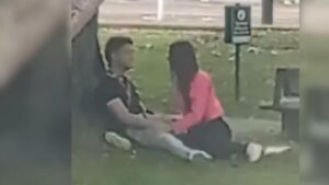 indignación por pareja que está teniendo sexo en un parque de Bogotá