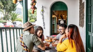 ¿De qué regiones son los colombianos más amables? Esto dice la inteligencia artificial