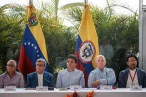 Gobierno de Colombia y ELN se reunirán en Caracas en una "ronda extraordinaria" antes de séptimo ciclo