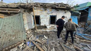 Un edificio dañado por un ataque con drones en Voronezh, Rusia