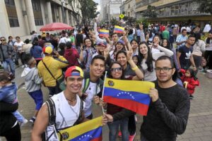 Migrantes y refugiados venezolanos generan impacto millonario en la economía colombiana