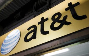 AT&T investiga publicación de datos de millones de clientes en la 'internet profunda'