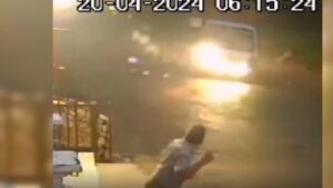 Accidente en Barrancabermeja, video muestra como camión atropella a motociclista