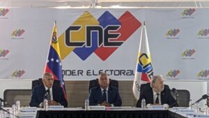 Al firmar convenio con CNE observadores culpan a partidos por no inscribir candidatos