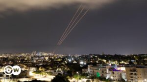 Alarmas antiaéreas y detonaciones resonaron en Israel – DW – 14/04/2024