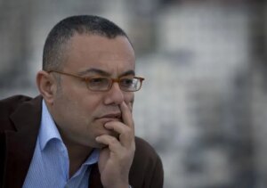Atef Abu Saif, escritor palestino: "El silencio del mundo est alentando a Israel a cometer ms crmenes"