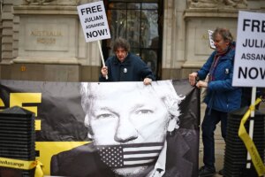 Biden dice que EEUU "est evaluando" poner fin al proceso legal contra Julian Assange