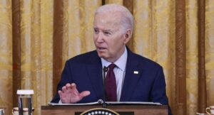Biden dice que Irán atacará a Israel y pide "no hacerlo", pero sube tensión enviando tropas