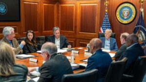El presidente de EEUU, Joe Biden, preside la reunión del Consejo de Seguridad Nacional en la 'Situation Room' de la Casa Blanca.
