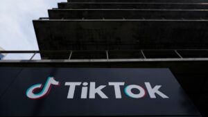 Cámara baja aprueba una posible prohibición a TikTok en EEUU, pero la app no desaparecerá pronto