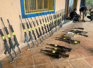 Cicpc y Dgcim hallan 31 armas de guerra y liquidan a dos en operativo en Aragua