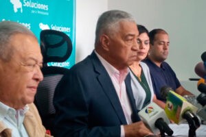 Claudio Fermín ratificó que mantiene su candidatura presidencial