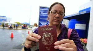 Colombia empezará a pedir pasaporte vigente a venezolanos