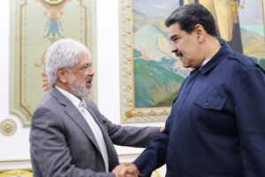 Colombia negocia control de activos venezolanos para compensar expropiaciones de Chávez
