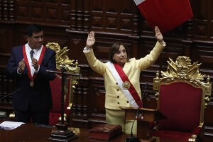 Congreso peruano rechaza dos mociones para destituir a Boluarte