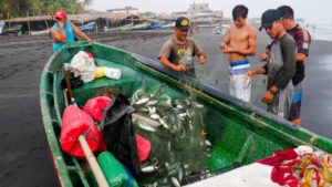 Consorcios pesqueros españoles impactan pesca artesanal en América Central