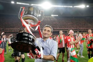 Copa del Rey: La gabarra para la generacin de Nico y Agirrezabala y la cerveza de Valverde: "40 aos para coger la Copa y no queremos soltar jams" | Copa del Rey 2023