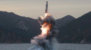 Corea del Norte lanza misil balístico al mar de Japón