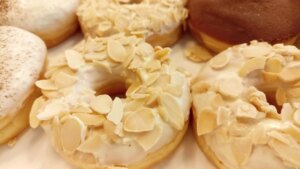 Donuts de almendras, una deliciosa receta saludable para matar el antojo de dulce