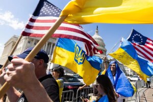 EEUU estudia el envo de ms asesores militares a Ucrania