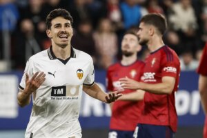 El Valencia se atrinchera en otro gol de Almeida y llama a la puerta de Europa | LaLiga EA Sports 2023