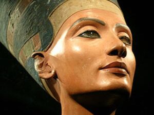 El busto de Nefertiti cumple 100 años de exhibición al público