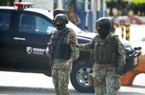 El servicio penitenciario de Ecuador niega el suicidio: el ex vicepresidente detenido en la Embajada de Mxico sufri un problema de salud por negarse a comer