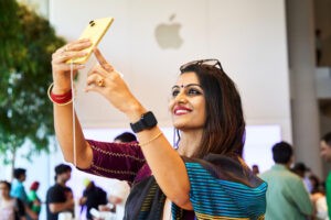 En su misión por reducir su dependencia de China, Apple ya fabrica uno de cada siete iPhone en India