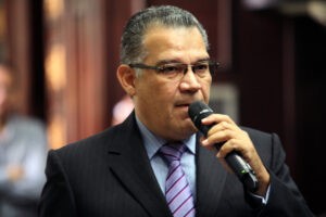 Enrique Márquez: Tengo confianza que MCM decidirá lo mejor para el cambio político