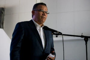 Enrique Márquez dice que candidatura de Rosales genera desconfianza y pone la suya a la orden
