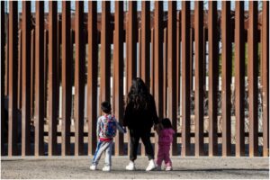 Estados Unidos deberá dar albergue seguro a los niños migrantes indocumentados que cruzan al país desde México