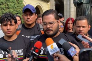 Estudiantes exigen al CNE habilitar por 15 días más jornadas del Registro Electoral