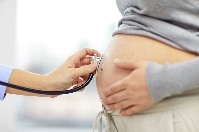 Estudio determinó que el embarazo puede acelerar envejecimiento de mujeres jóvenes y sanas