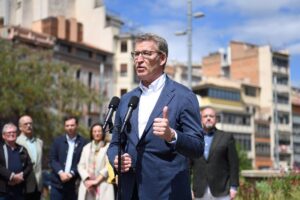 Feijóo reta al PSOE a comprometerse ante notario a no pactar con Bildu en las instituciones si no condena a ETA
