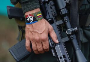 Fiscalía de Colombia suspende las órdenes de captura de negociadores de paz de la Segunda Marquetalia - AlbertoNews