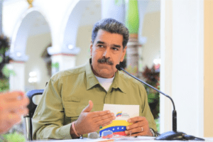 Gobierno de Maduro tildó de «acto de barbarie» asalto a embajada de México en Ecuador 