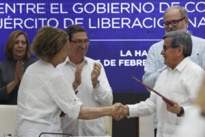 Gobierno y ELN se reúnen en Caracas por congelamiento de diálogo