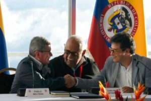 Gobiernos de Colombia y ELN sostendrán reunión en Caracas en una "ronda extraordinaria"