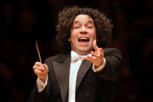Gustavo Dudamel dirigirá la Orquesta Sinfónica del Gran Teatre del Liceu de Barcelona en una playa de España