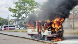 Hombre resultó herido al incendiarse unidad de transporte público en Monagas