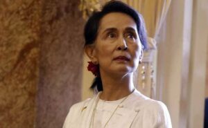 Junta birmana traslada a Suu Kyi a un lugar de arresto fuera de prisión