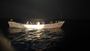 Rescatan dos pateras con 189 migrantes en aguas cercanas a Gran Canaria y Tenerife en las últimas horas.