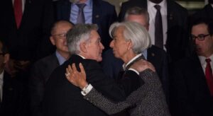 Lagarde plantea a Powell el divorcio formal con los tipos de interés: estas son las razones