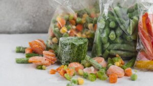 Las ventajas de comprar menestra de verduras congelada según la OCU