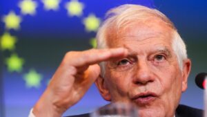 Josep Borrell, el jefe de la diplomacia europea, anuncia el acuerdo de la UE para sancionar a Irán por la producción de drones y misiles
