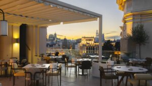 Los tres nuevos espacios gastronómicos del Palacio de Cibeles, uno de los edificios con las vistas más privilegiadas de todo Madrid