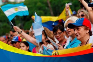Luego de dos semanas de retraso por fin abrió el registro electoral en la embajada de Venezuela en Argentina