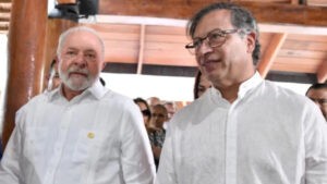 Lula y Petro se reúnen en Colombia ante un panorama regional incendiado