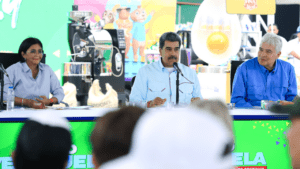 Maduro: No necesitamos licencia para crecer